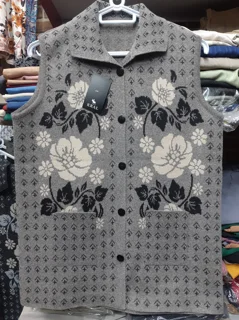 kral-women-knitted-vest-large-flower08.jpg