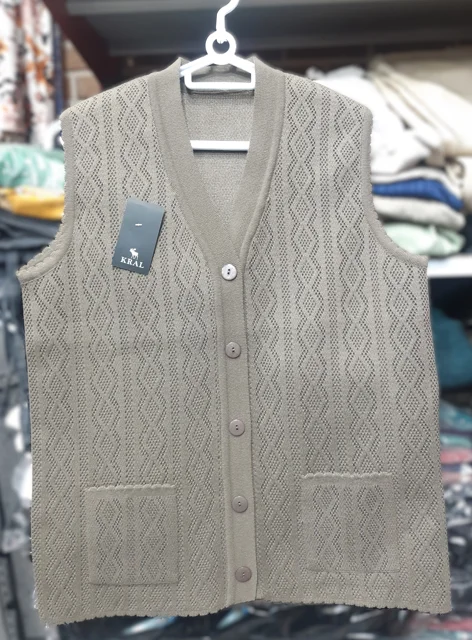 biscuity-kral-womens-knit-vest6.webp