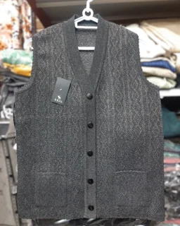biscuity-kral-womens-knit-vest10.webp