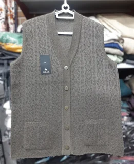 biscuity-kral-womens-knit-vest11.webp