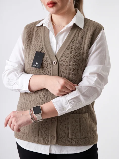 biscuity-kral-womens-knit-vest4.webp