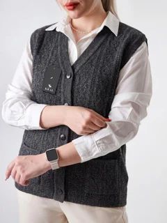 biscuity-kral-womens-knit-vest3.webp