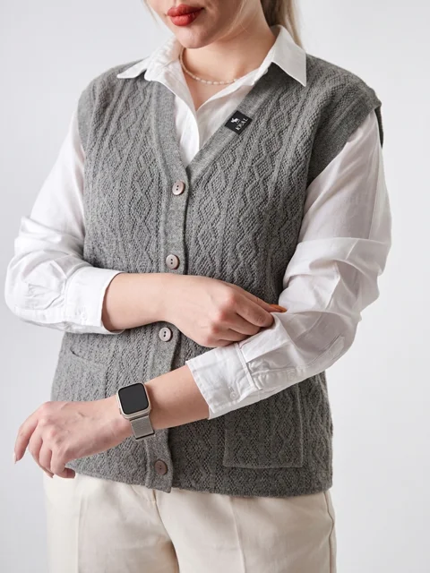 biscuity-kral-womens-knit-vest5.webp